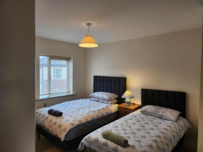 Nice Dublin 3 bedrooms near Airport & Dublin City 7people